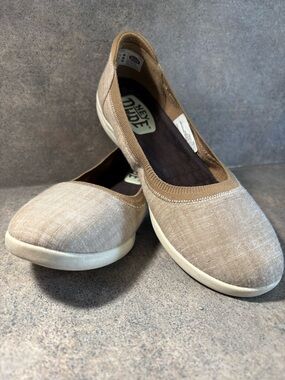 Hey Dude Women's Tan Slip-On Knit Ballet Flat